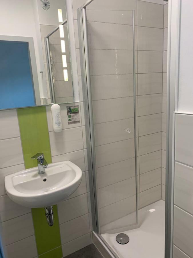 Single Room Bathroom